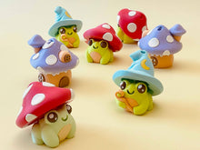 Load image into Gallery viewer, Magical Adorable Frog Clicker 3D Printed Fidget Keychain