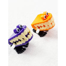 Load image into Gallery viewer, Halloween Wind-Up Chattering Vampire Teeth Toy